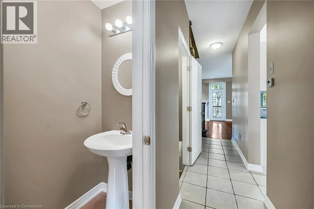 7 GOLDENVIEW Court