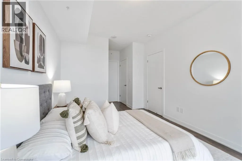 550 NORTH SERVICE Road Unit# 807, #807