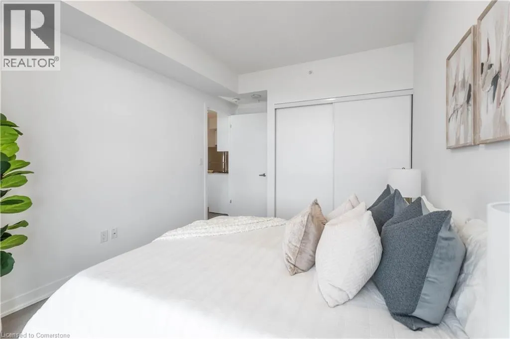 550 NORTH SERVICE Road Unit# 807, #807