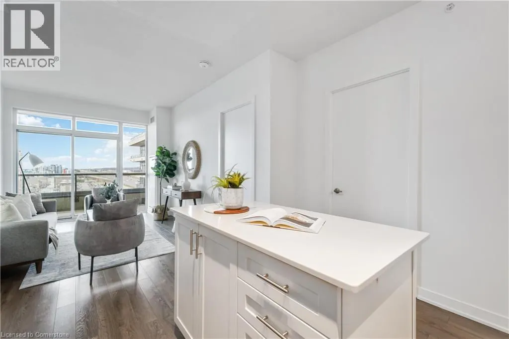 550 NORTH SERVICE Road Unit# 807, #807