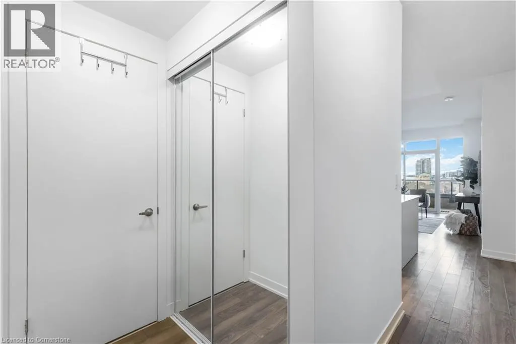 550 NORTH SERVICE Road Unit# 807, #807