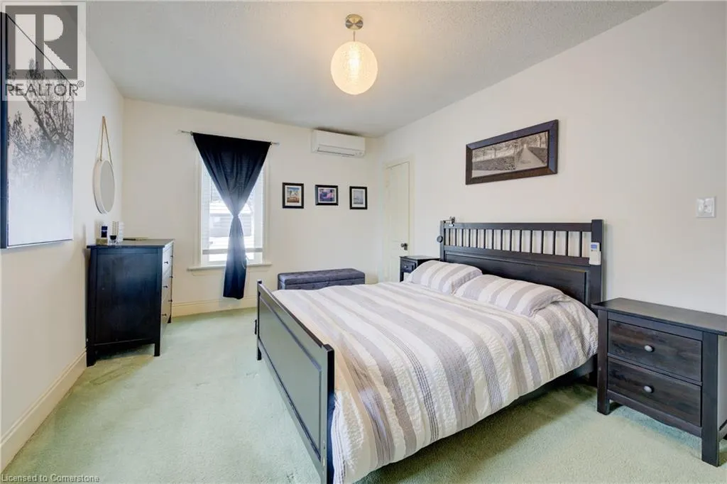 164 QUEEN Street E