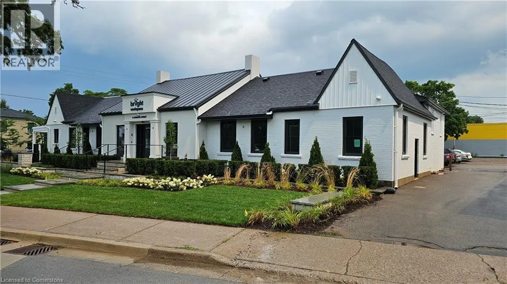 8 CHRISTIE Street