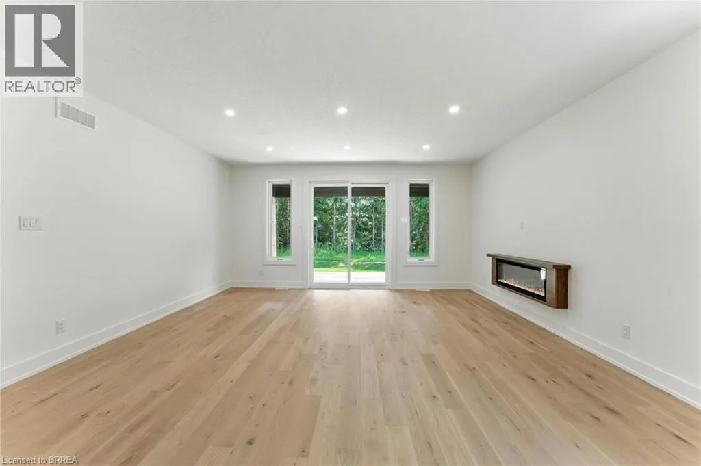 150 VANROOY Trail