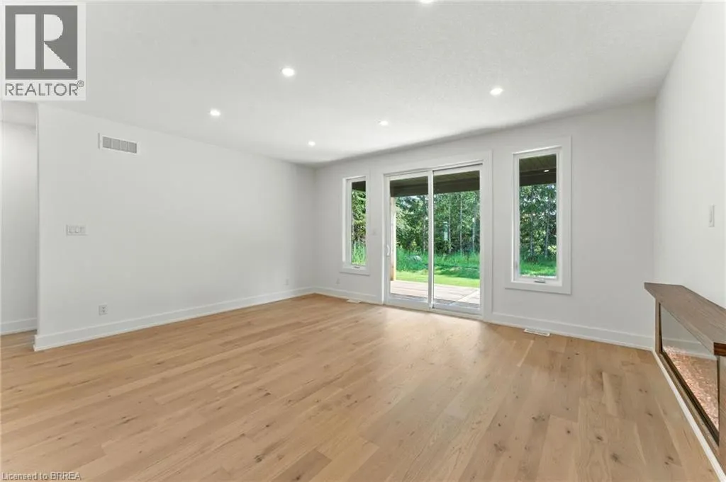 150 VANROOY Trail