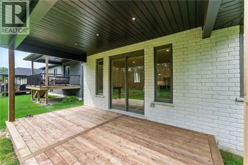 150 VANROOY Trail