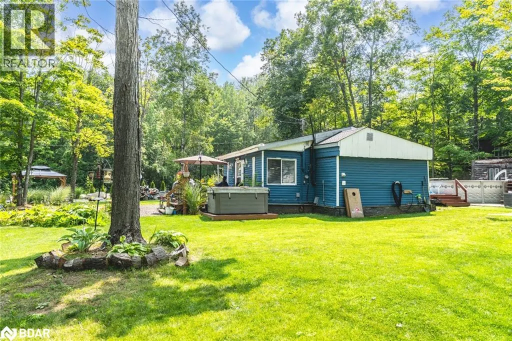 28 WOZNIAK Road