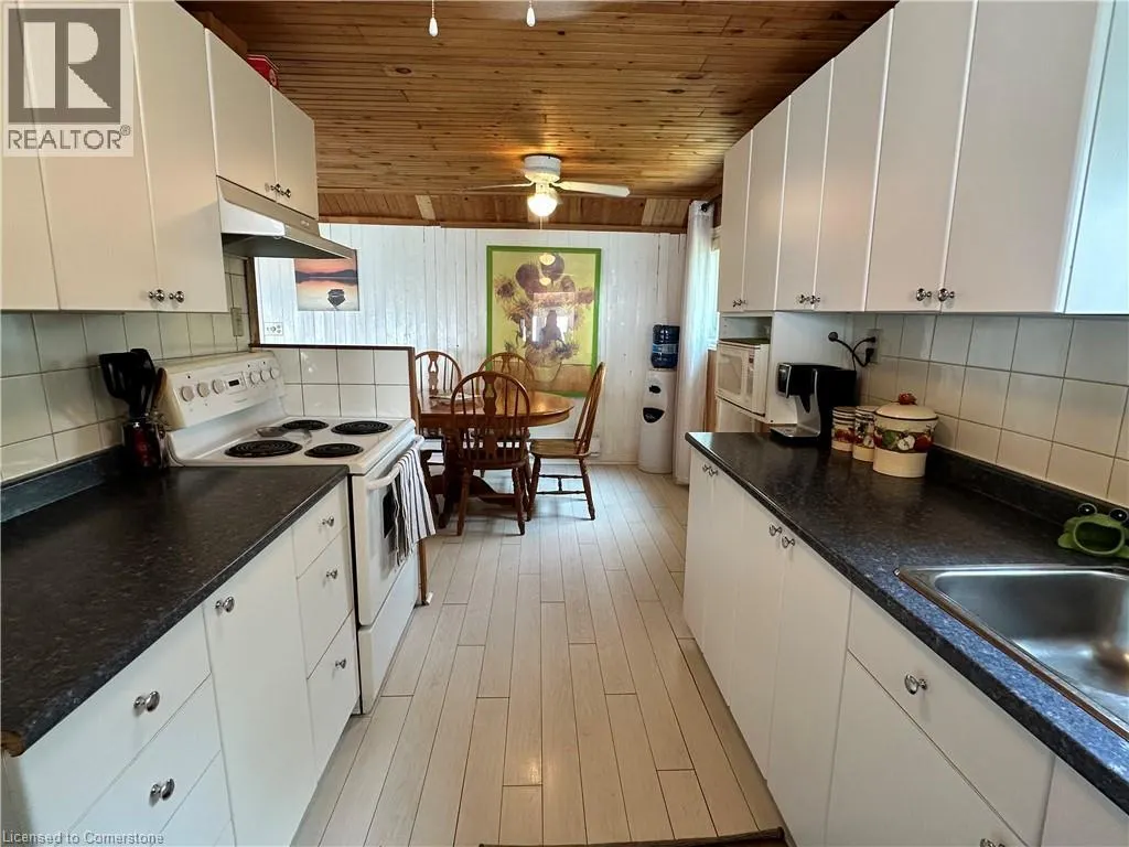 2110 LAKESHORE Road