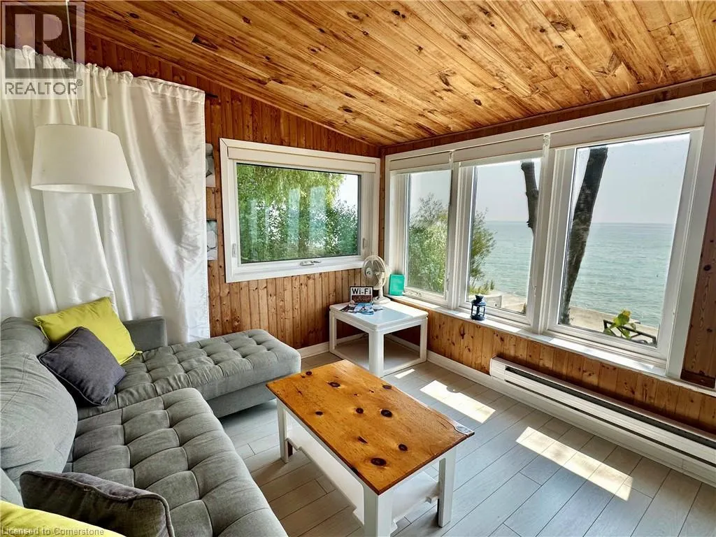 2110 LAKESHORE Road