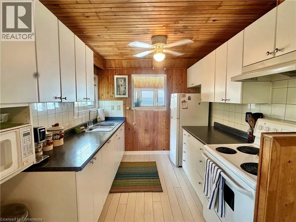 2110 LAKESHORE Road