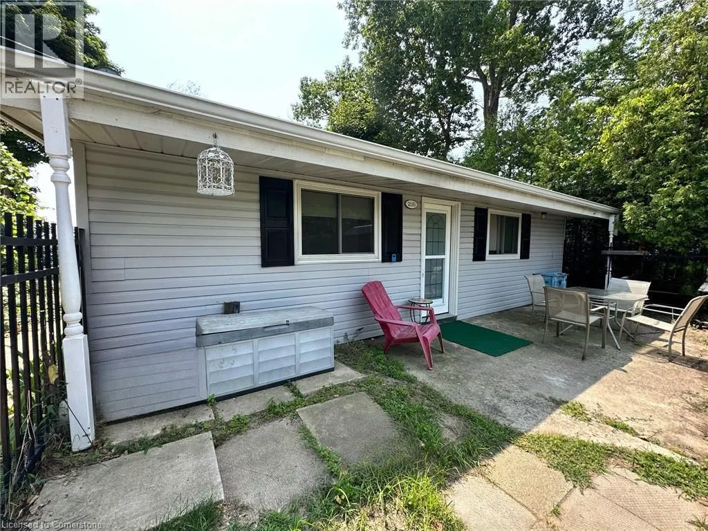 2110 LAKESHORE Road