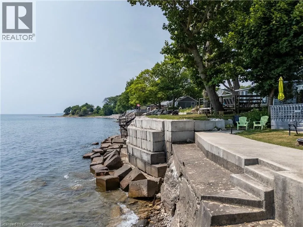 2110 LAKESHORE Road