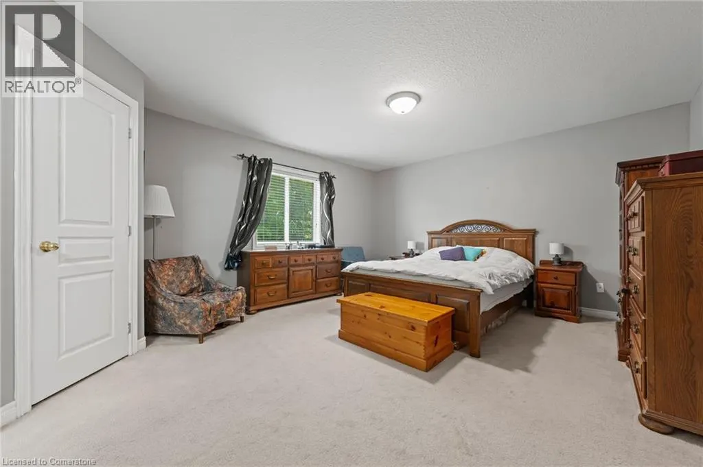 4 IRONGATE Drive