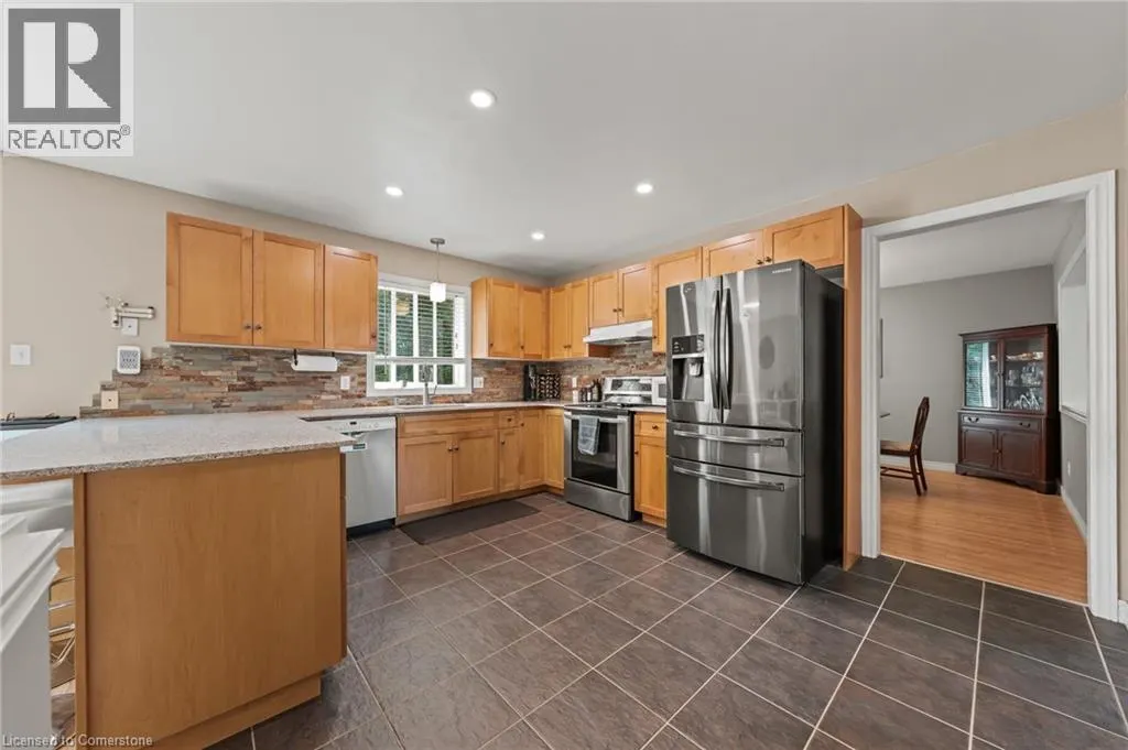 4 IRONGATE Drive