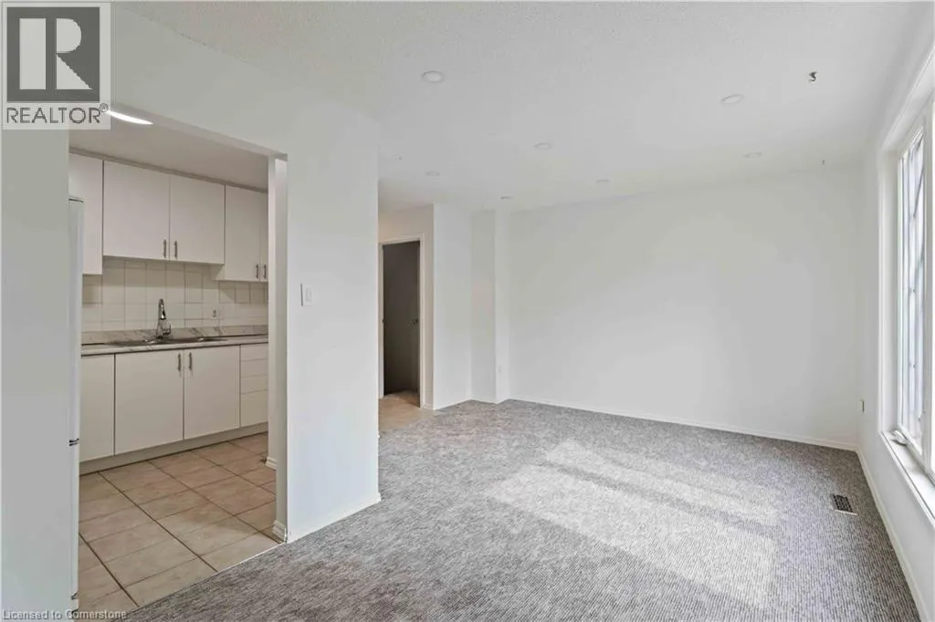 33 ROCHELLE Avenue Unit# 60, #60