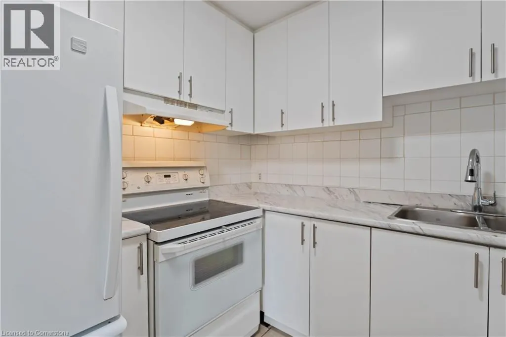 33 ROCHELLE Avenue Unit# 60, #60
