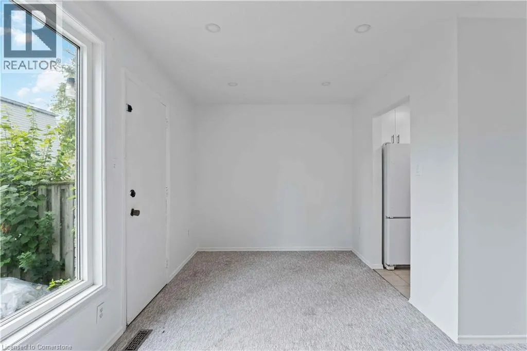 33 ROCHELLE Avenue Unit# 60, #60
