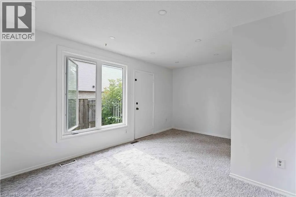 33 ROCHELLE Avenue Unit# 60, #60