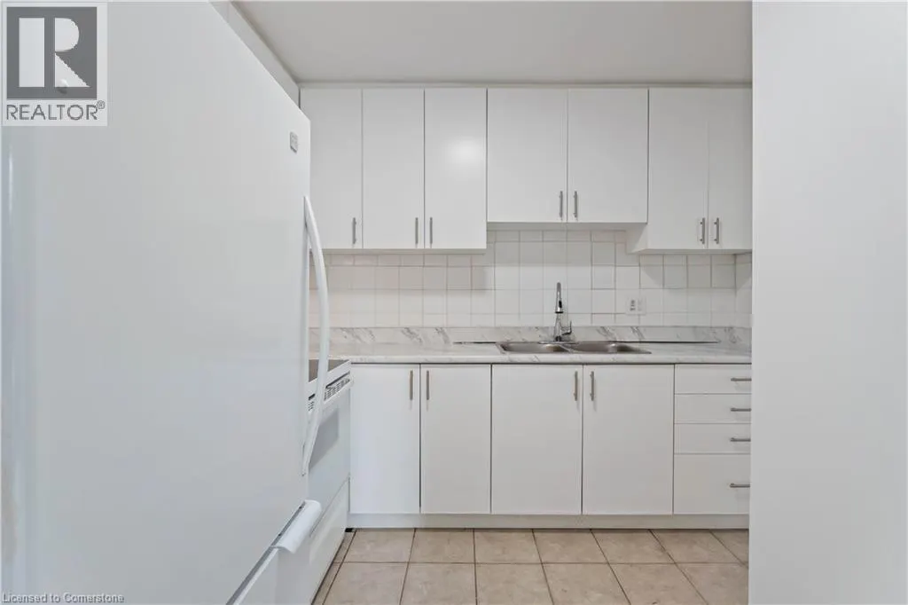 33 ROCHELLE Avenue Unit# 60, #60