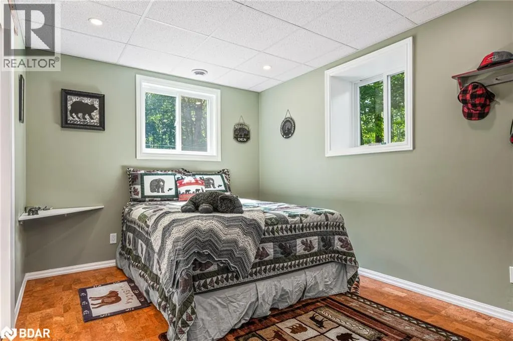121 YONGE Street S