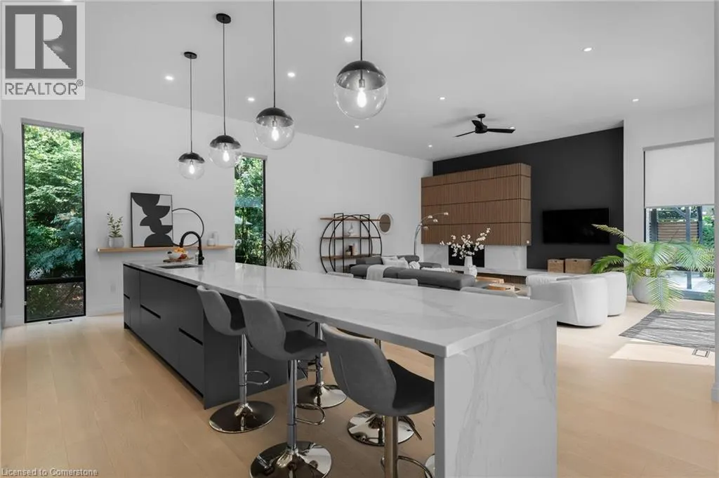 806 ALEXANDER Road