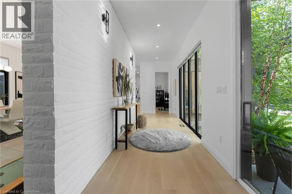 806 ALEXANDER Road