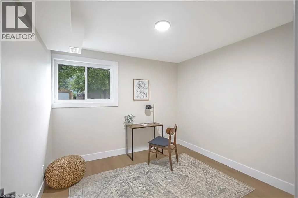 28 CRESTLYNN Crescent