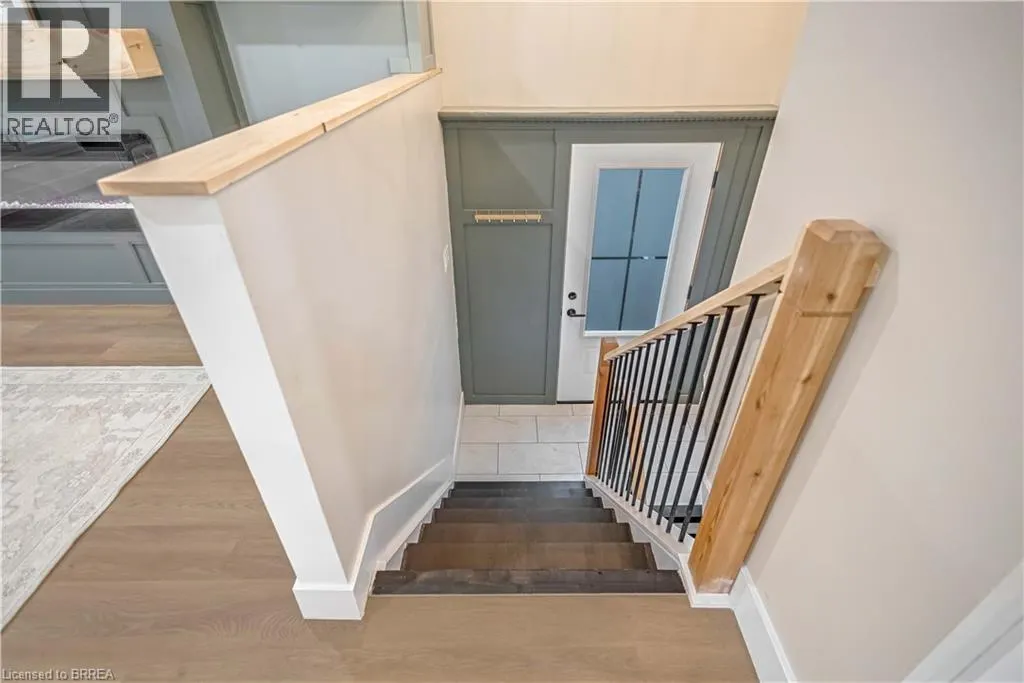 28 CRESTLYNN Crescent