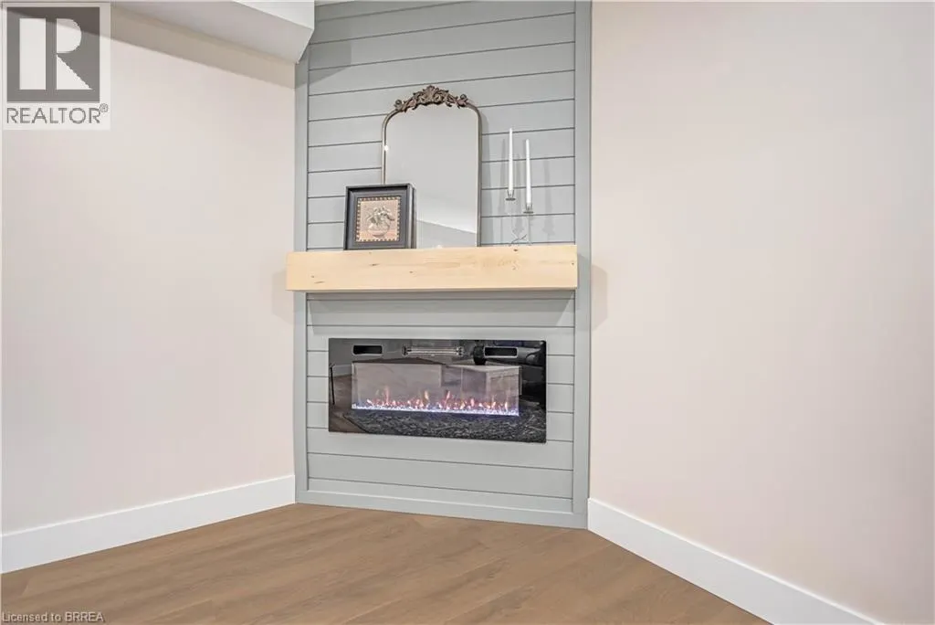 28 CRESTLYNN Crescent