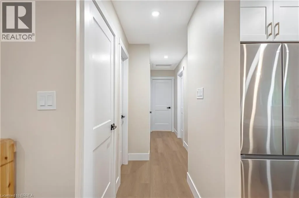 28 CRESTLYNN Crescent