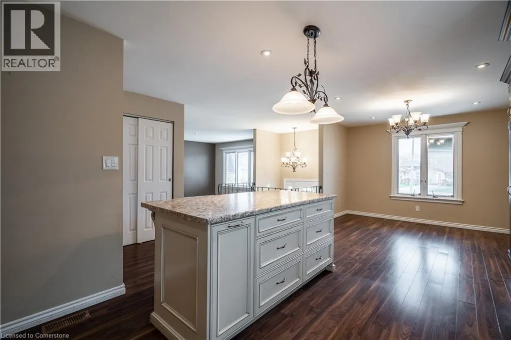 7623 RAINBOW Crescent