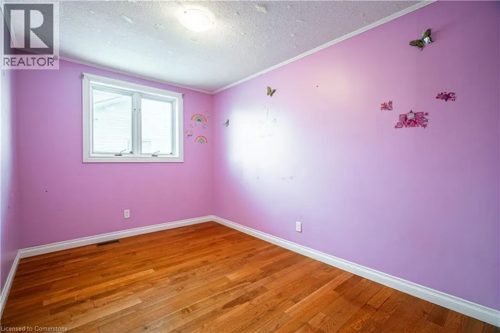 7623 RAINBOW Crescent