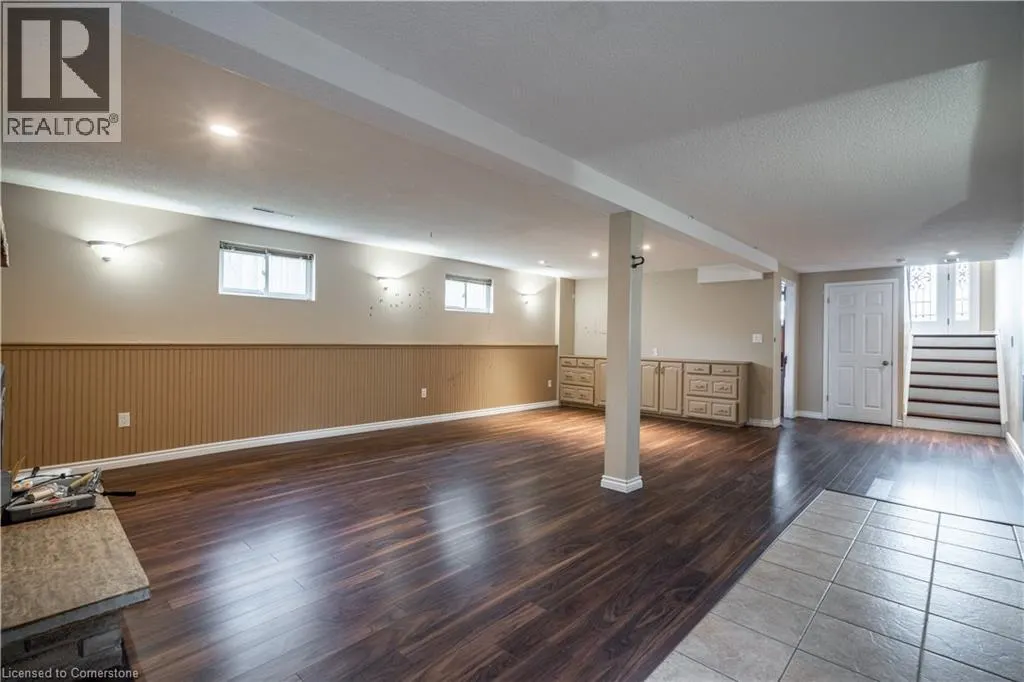 7623 RAINBOW Crescent
