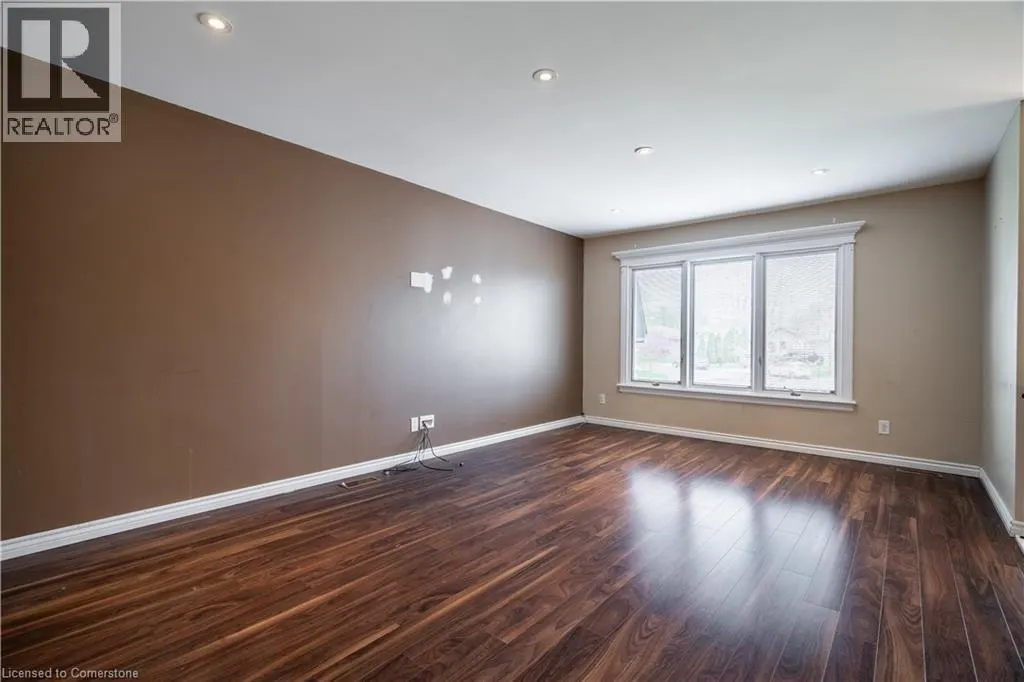 7623 RAINBOW Crescent