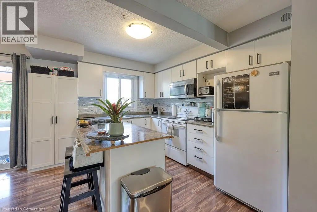 149 SNYDER'S Street E Unit# 9, #9