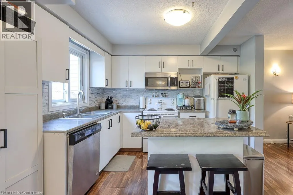149 SNYDER'S Street E Unit# 9, #9