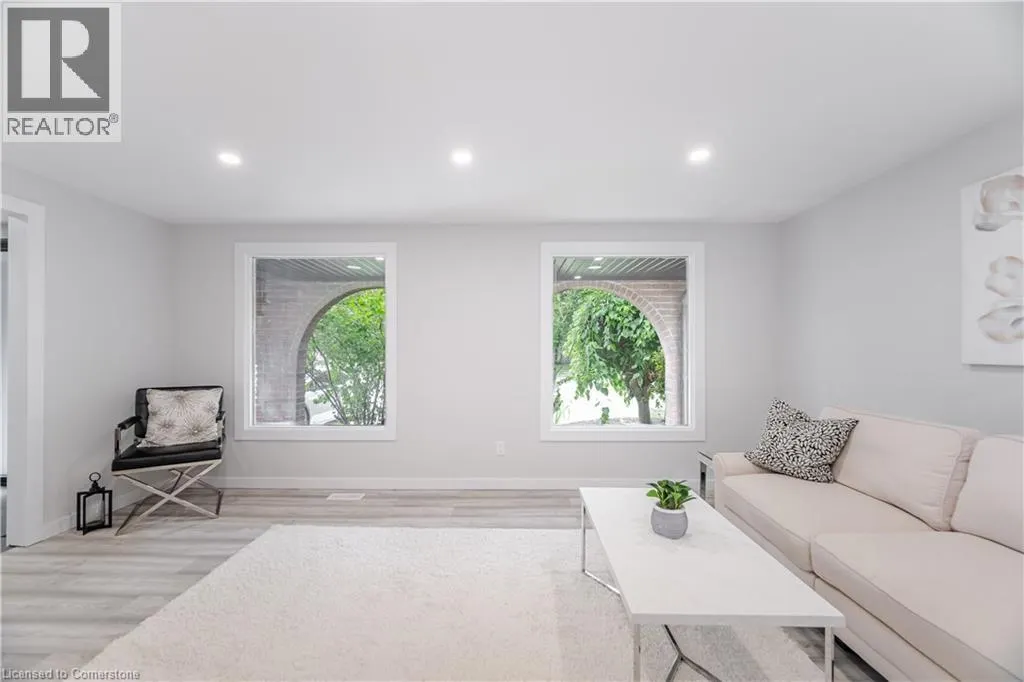 20 ROSENEATH Crescent