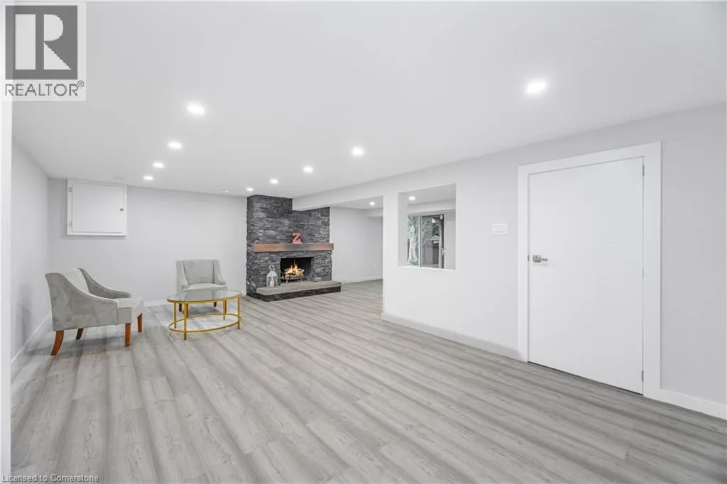 20 ROSENEATH Crescent