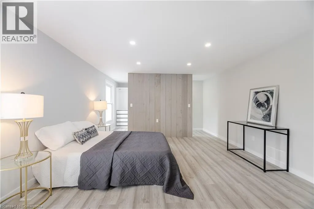 20 ROSENEATH Crescent