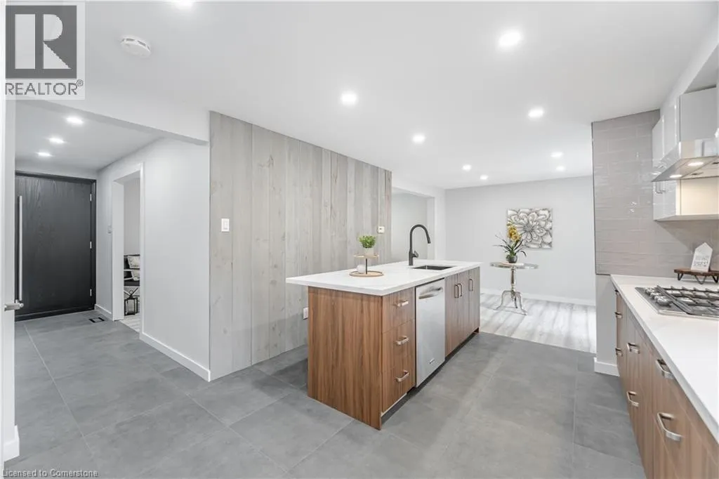 20 ROSENEATH Crescent