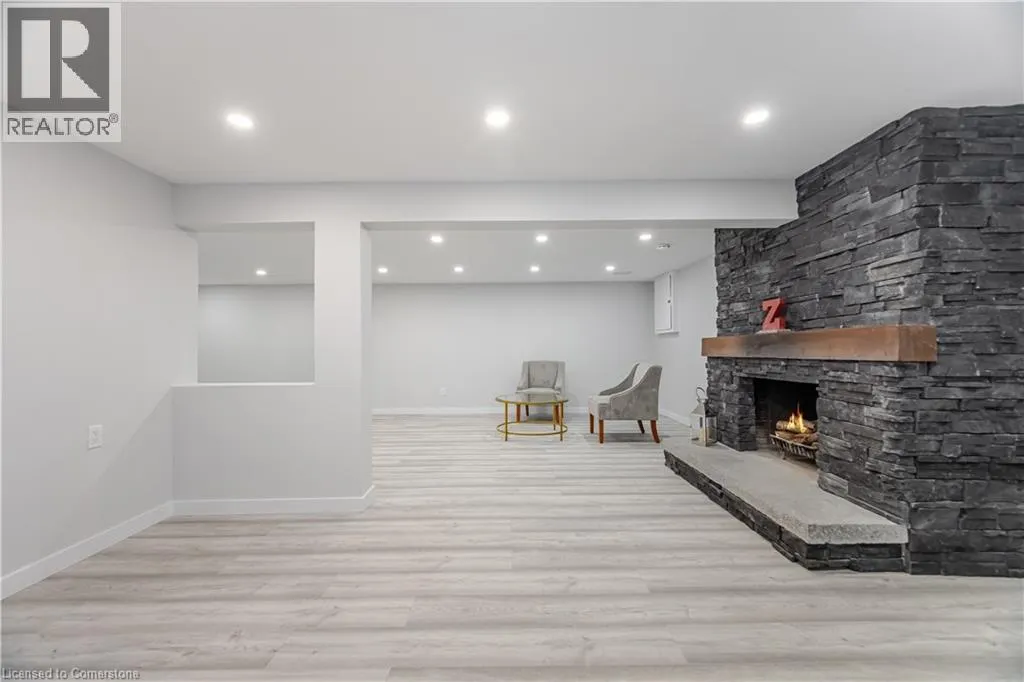 20 ROSENEATH Crescent