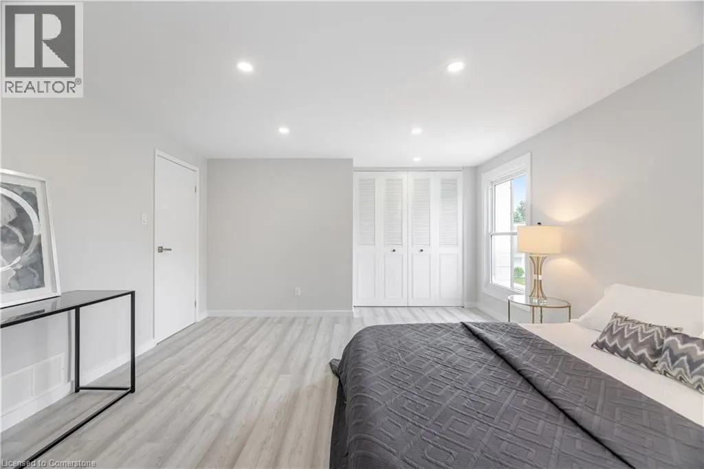 20 ROSENEATH Crescent
