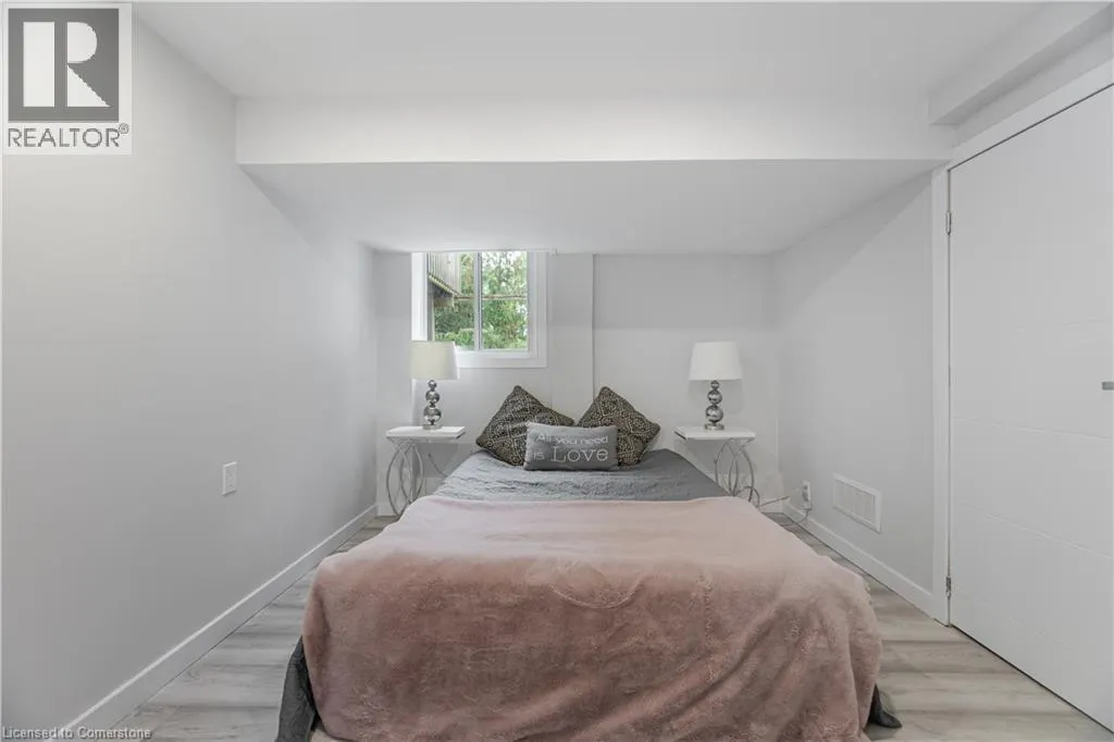 20 ROSENEATH Crescent