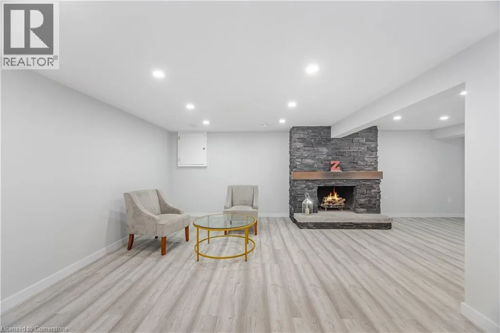 20 ROSENEATH Crescent