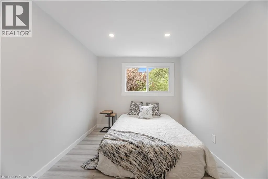20 ROSENEATH Crescent
