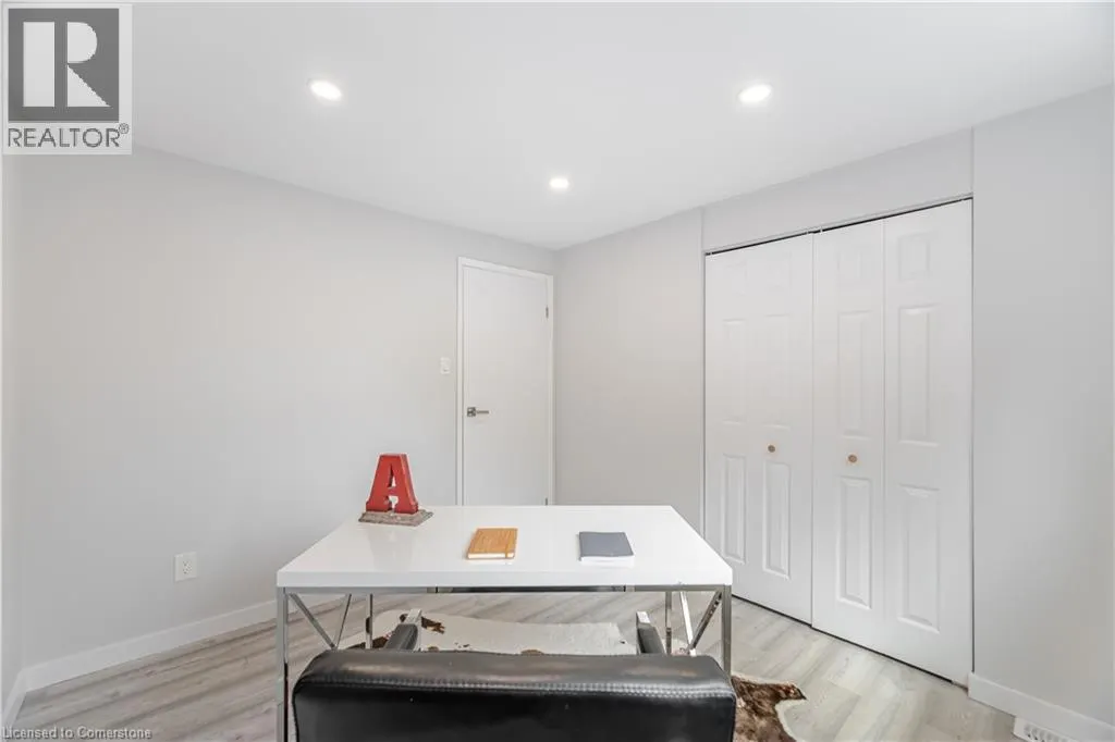 20 ROSENEATH Crescent