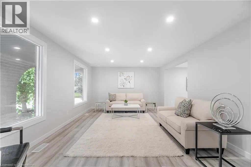 20 ROSENEATH Crescent