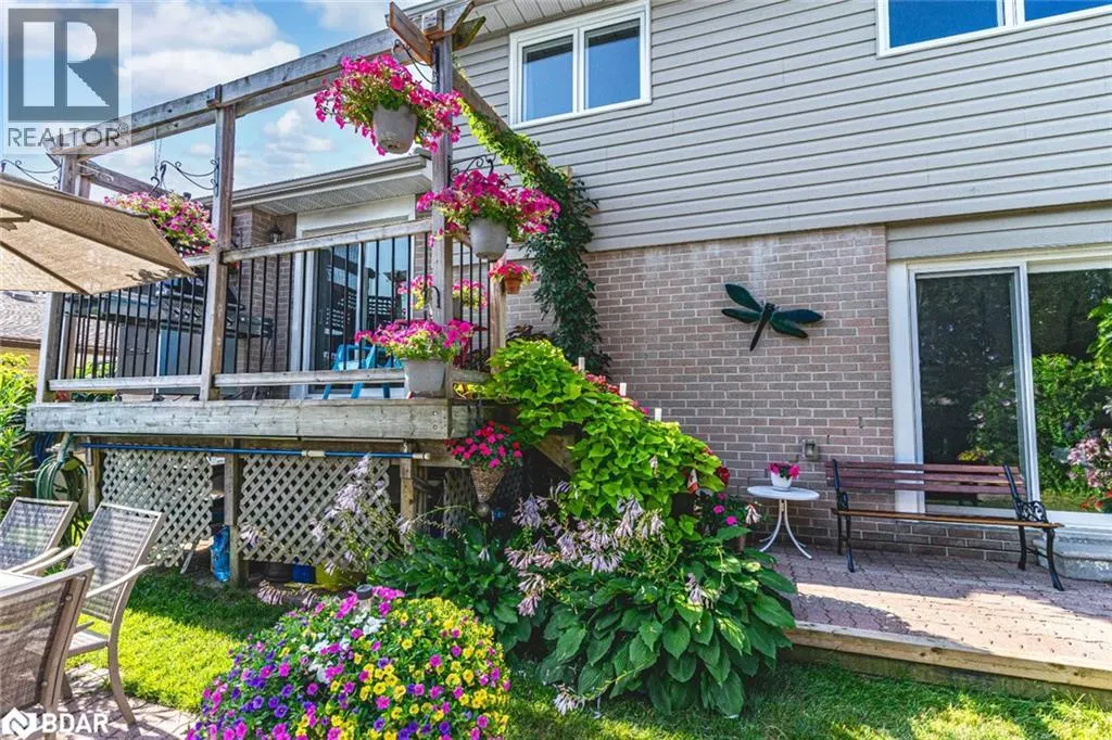 33 PORTER Crescent