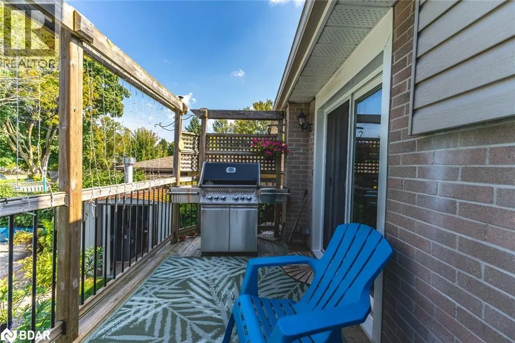 33 PORTER Crescent