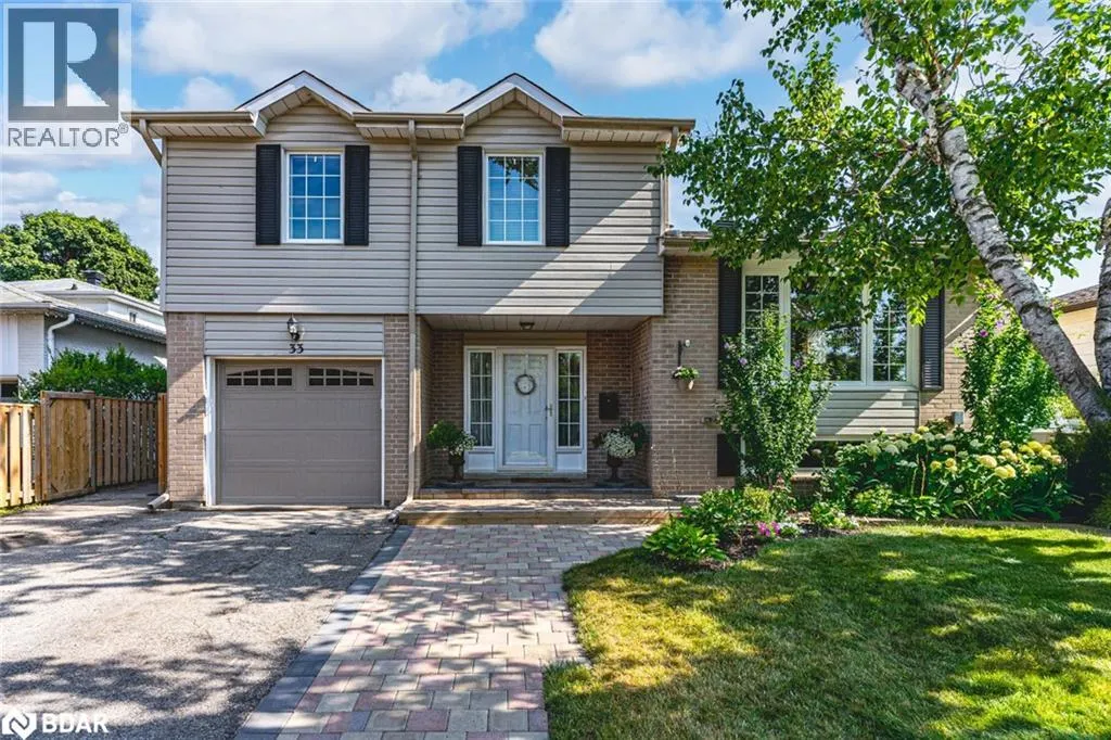 33 PORTER Crescent